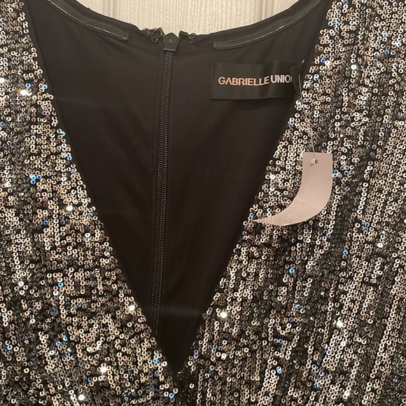 BEAUTIFUL NEVER WORN GABRIELLE UNION SEQUINS DRESS - Picture 3 of 4
